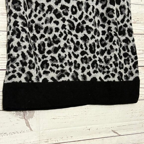 Ann Taylor Snow Leopard Sweater Vest Petite Medium - Picture 4 of 7